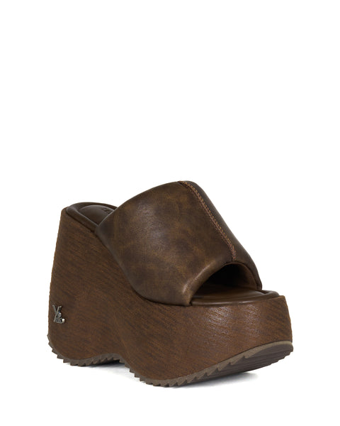 SANDALS – YELLO