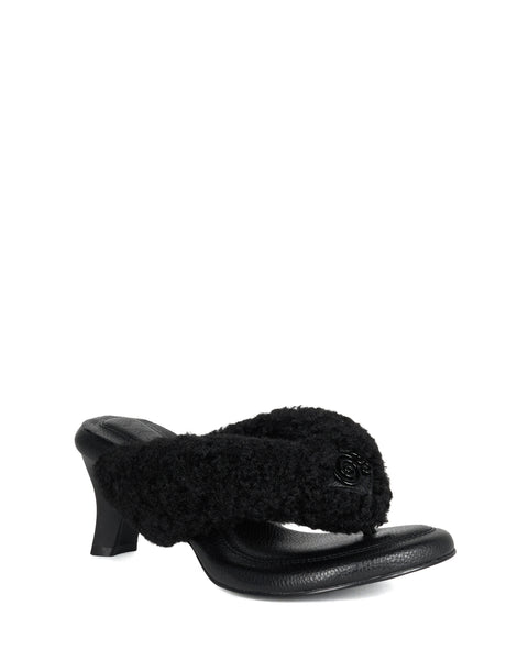 SANDALS – YELLO