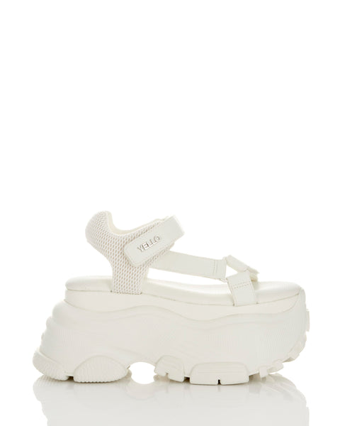 YELLO QUINN SANDALS ✳︎カラーホワイト✳︎サイズL YELLO QUINN SANDALS ＊カラーホワイト＊サイズL - メルカリ